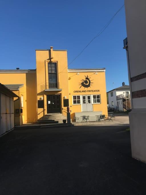 Stort Hus I Porsgrunn Sentrum Med Gangavstand Til "Alt" & Gratis Parkering Til Flere Biler Екстериор снимка