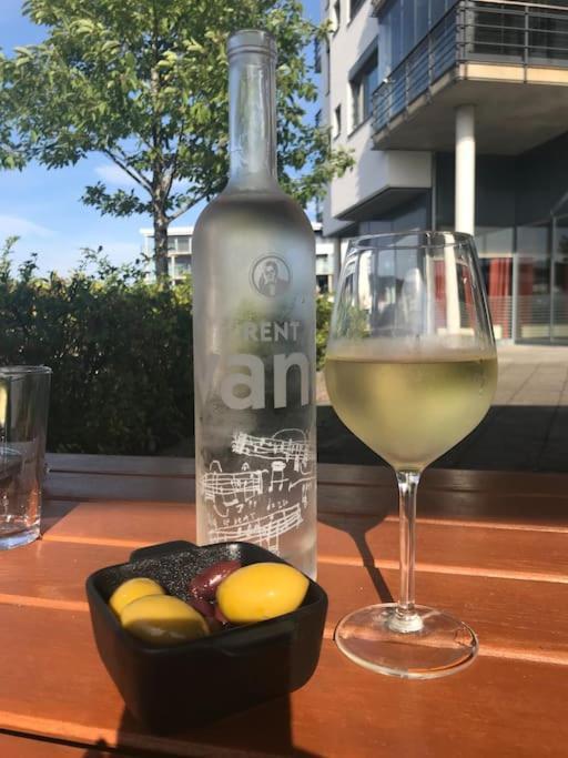 Stort Hus I Porsgrunn Sentrum Med Gangavstand Til "Alt" & Gratis Parkering Til Flere Biler Екстериор снимка